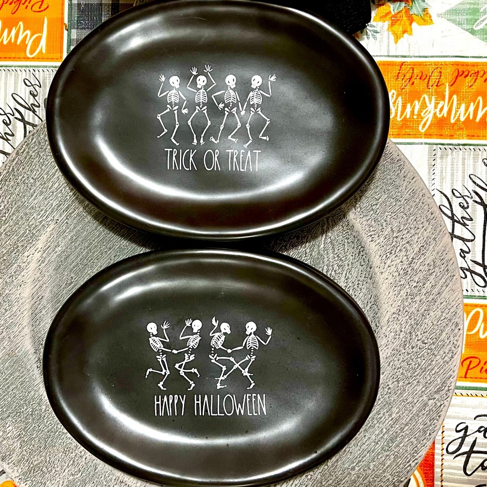Rae Dunn 4 piece small plates